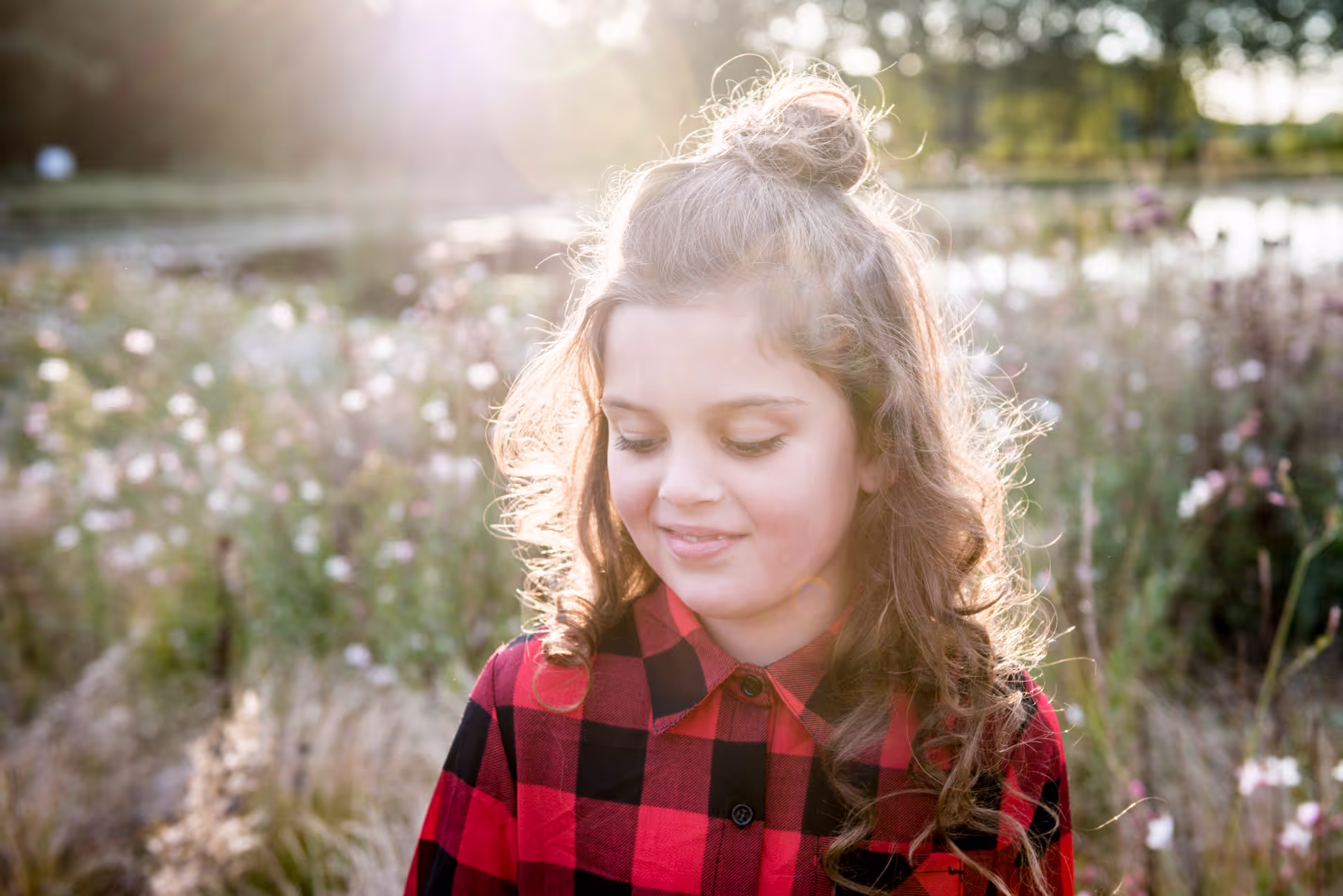 Meisje in plaid shirt